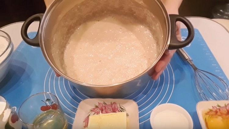 Mix the dough.