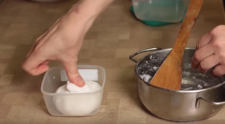 You can store such icing in the refrigerator.
