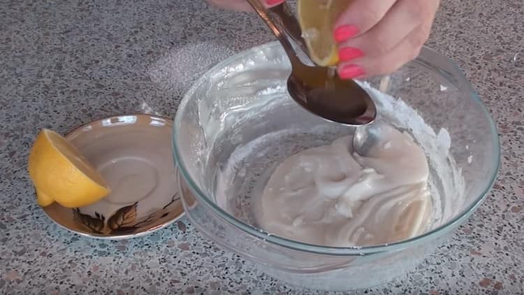 Add lemon juice to the icing.