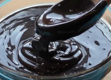 The tastiest chocolate icing for eclairs