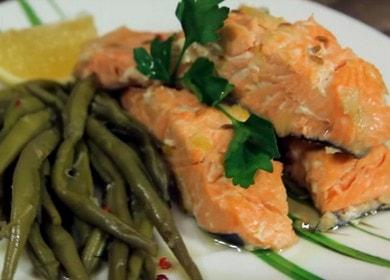 Steamed pink salmon with vegetables in a slow cooker - tasty and healthy