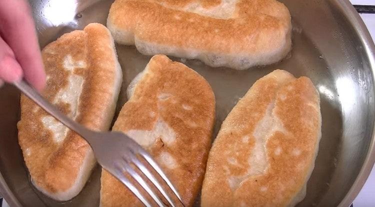 Nos tartes frites au chou sont très savoureuses.