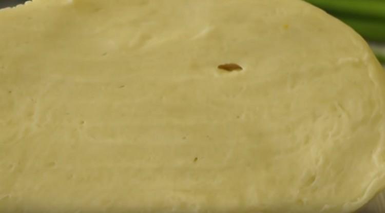 Comme vous pouvez le constater, il n’est pas si difficile de pétrir une bonne pâte à pâtisserie pour les boulettes de pommes de terre.