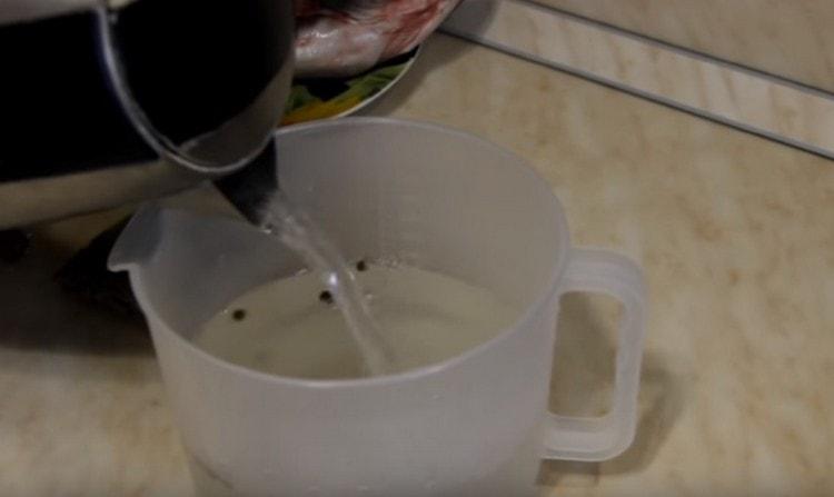 Pour boiling water over the spices.