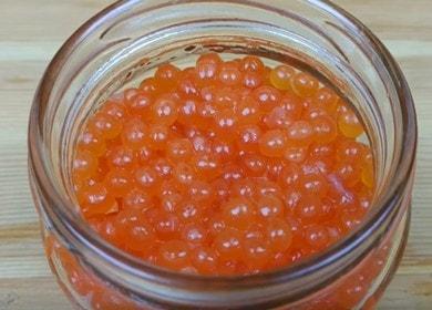 How to salt salmon caviar at home