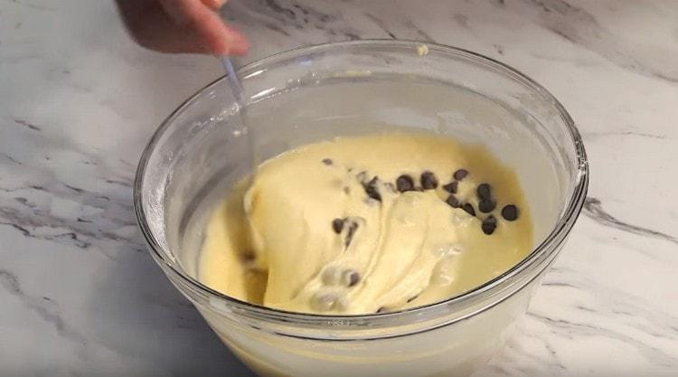 Add chocolate drops to the finished dough.