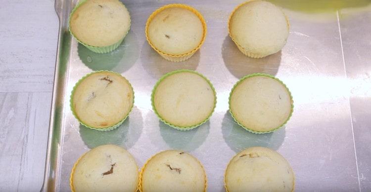 Estos maravillosos cupcakes con relleno en el interior se pueden preparar con esta sencilla receta.