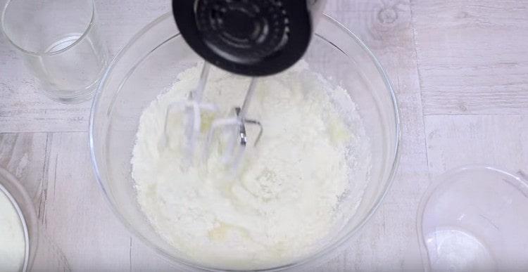 Beat the dough with a mixer until smooth.