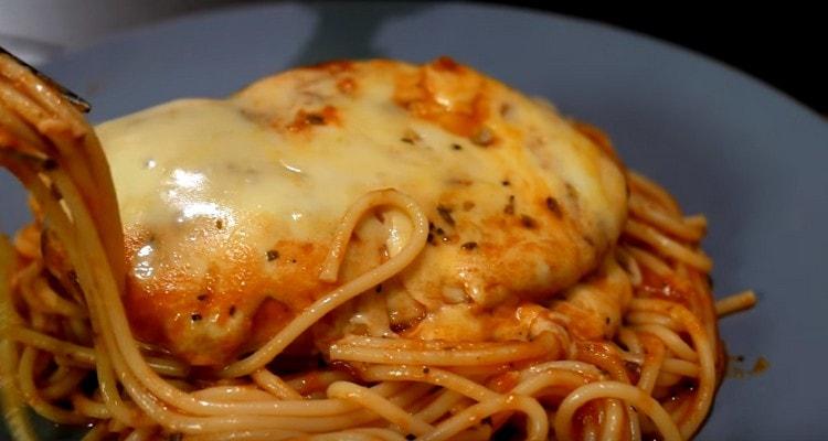 As you can see, cooking delicious chicken breasts with pasta is not at all difficult.