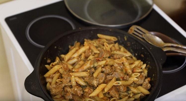 Fragrant Tatar pasta ready.