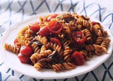 Pâtes savoureuses aux champignons, tomates et miso