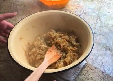 Cómo aprender a cocinar un delicioso relleno para pasteles con repollo