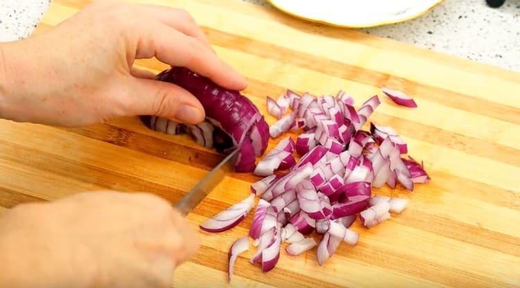 Finely chop the onion.