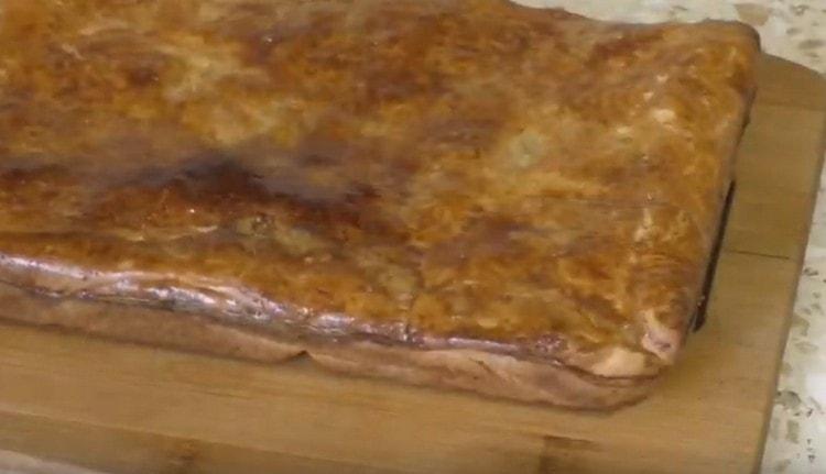 Such a mackerel pie will be baked in the oven for a maximum of half an hour.
