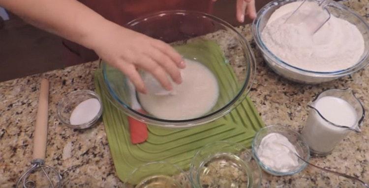 Add sugar to the activated yeast.
