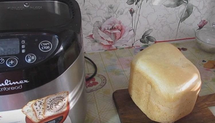 Como puede ver, esta receta de pan en una máquina de pan Mulineks es extremadamente simple.