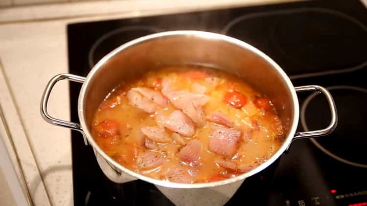 Pour faire une soupe de goberge, ajoutez le filet de poisson