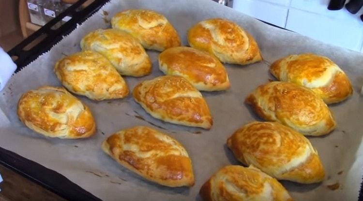Such puff pastries are baked quite quickly.