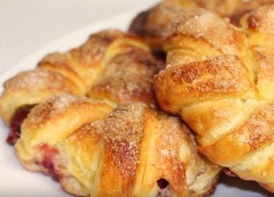 We prepare delicious and beautiful puffs with cherry from puff pastry according to the recipe with a photo.