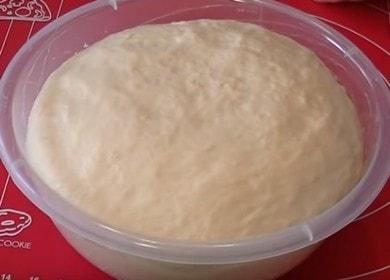 We prepare tasty and magnificent yeast dough for whites according to a step-by-step recipe with a photo.