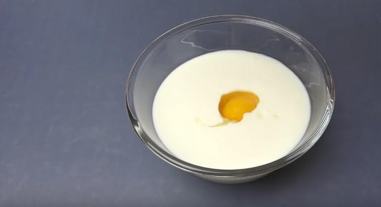 Add the egg to kefir.