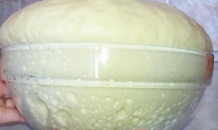 This yeast dough for pies on water rises very well.