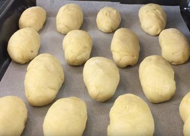 Successful dough for pies on milk: cook according to a step by step recipe with a photo.