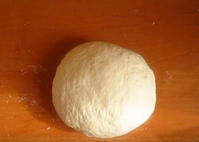 We prepare delicious dough for pasties, as in pasties, according to a step-by-step recipe with a photo.