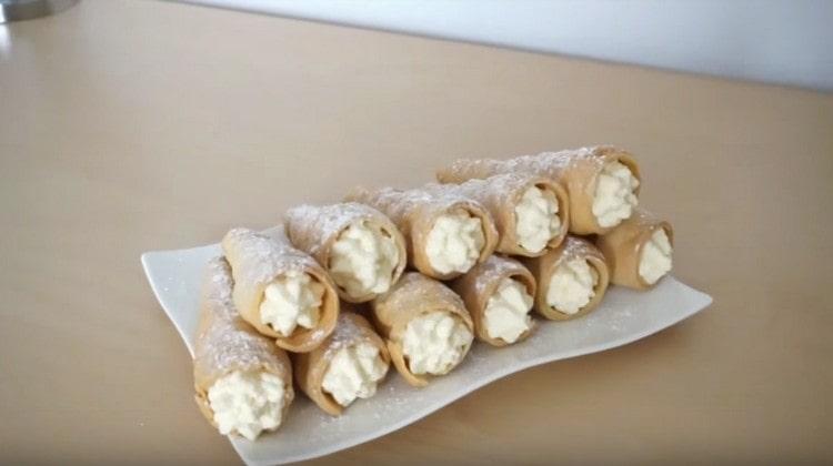 Here are such beautiful and mouth-watering tubes of puff pastry, we have succeeded.