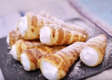 Delicate puff pastry rolls with protein cream