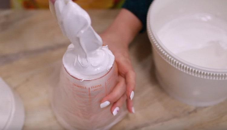 Transfer cream to a pastry bag.