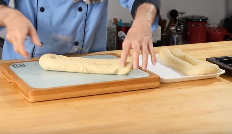 Les rouleaux résultants sont envoyés au réfrigérateur.