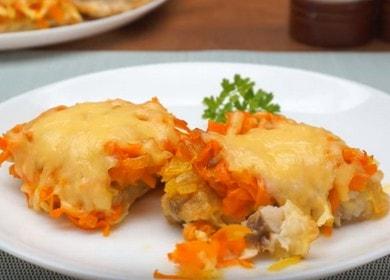 Filete de merluza al horno bajo una capa vegetal