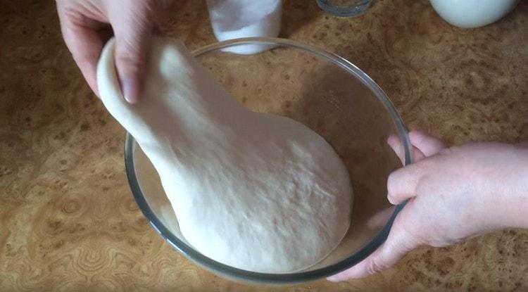 Every hour, the dough needs to be stretched and cured.
