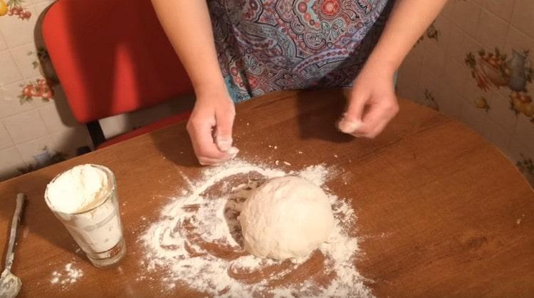 Knead the dough.