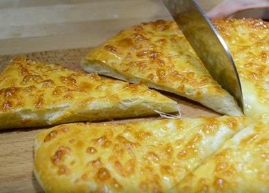 Cocinamos khachapuri megreliano en casa de acuerdo con la receta con una foto.