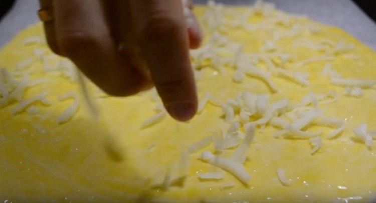 Sprinkle with the remaining cheese.