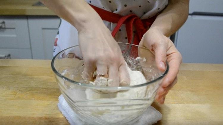 Knead the dough.