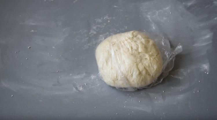 Knead the dough, while preparing the filling, put it in a bag.