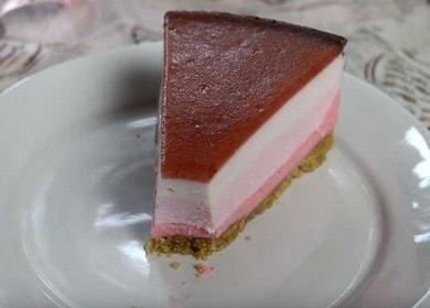 Strawberry cottage cheese cheesecake - a beautiful and delicious dessert
