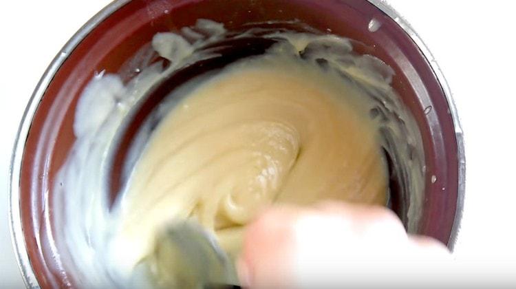 Boil the cream until thickened.