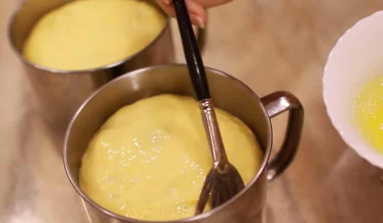 Pastel de Pascua de naranja en una receta paso a paso con foto