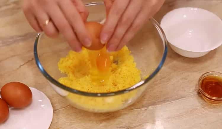 To make an orange cake, mix the ingredients