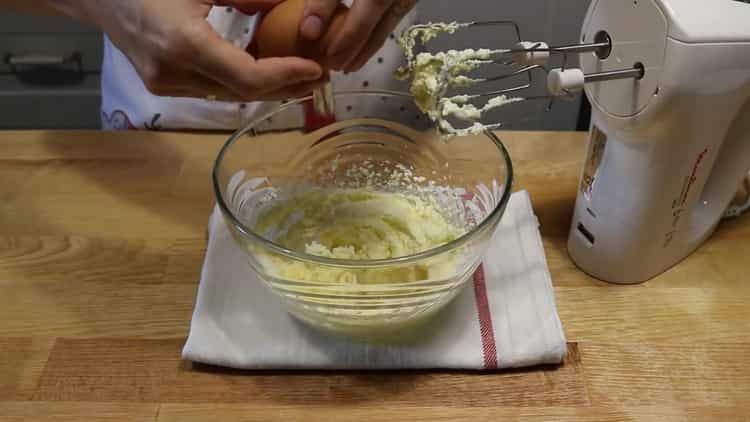 Add eggs to make a banana cake.