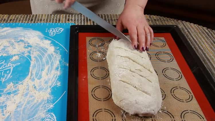 To make yeast-free bread, cut the dough