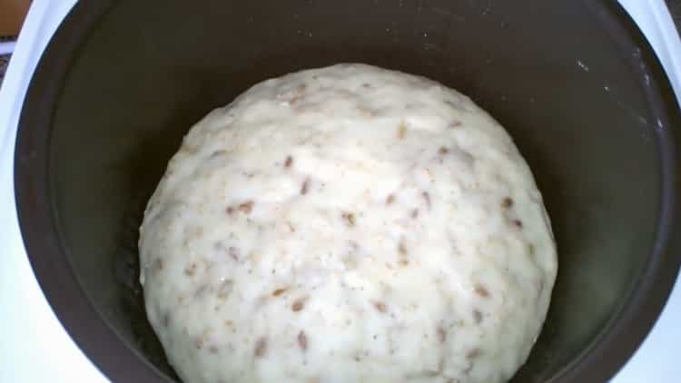 Turn the bread over to make yeast-free bread in a slow cooker