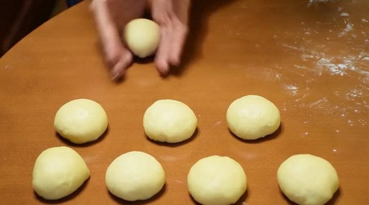 To make buns with jam, prepare the dough