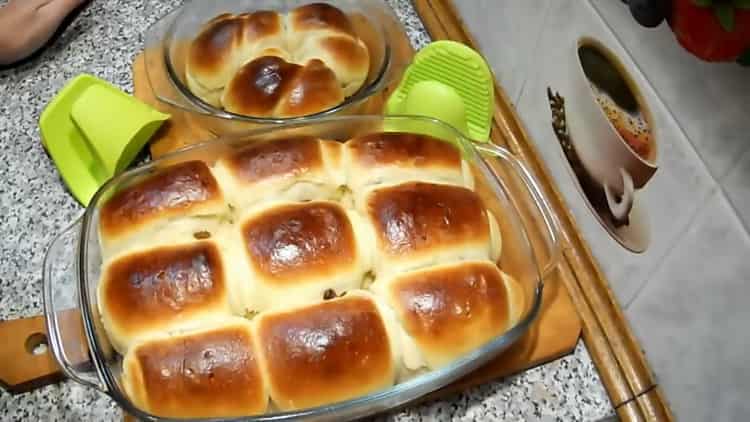 Buns with raisins: a step by step recipe with photos