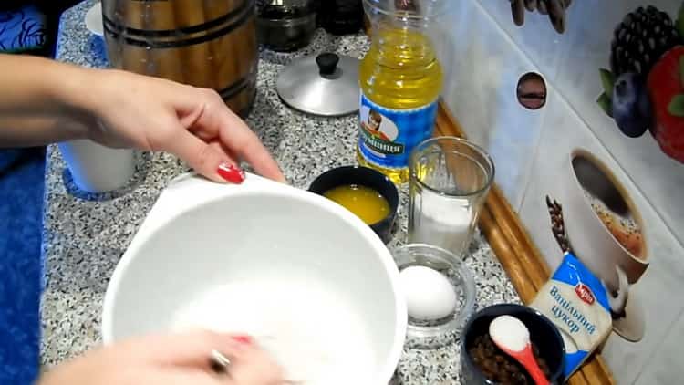 Cocinar bollos de pasas