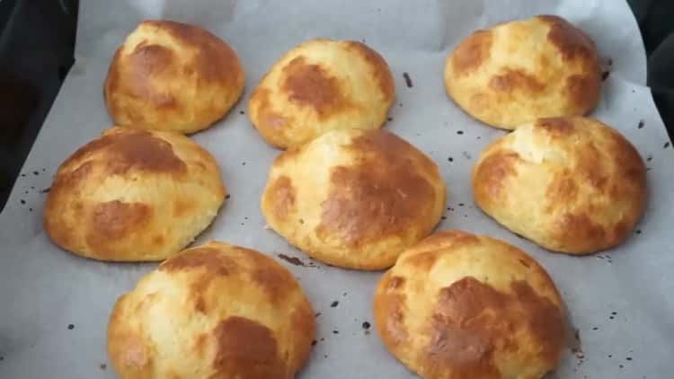 buns with cottage cheese are ready